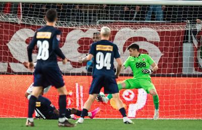 Rămâne doar barajul » Dinamo, năucită în repriza secundă a meciului cu Poli Iași! Cum arată ACUM clasamentul și lupta pentru promovare
