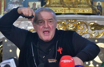 Gigi Becali i-a dat SMS lui Horațiu Feșnic, dar ce a făcut arbitrul l-a înfuriat: „Cum, bă, să faci așa?”