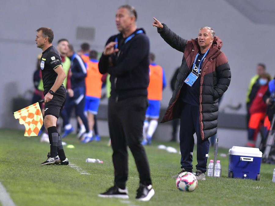 Încă două victorii și Dan Petrescu pune capăt blestemului din ultimii 20 de ani