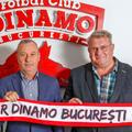 În octombrie 2021, Mircea Rednic a fost  prezentat la Dinamo de Răzvan Zăvăleanu (stânga) și Iuliu Mureșan (dreapta)