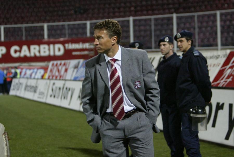Încă două victorii și Dan Petrescu pune capăt blestemului din ultimii 20 de ani