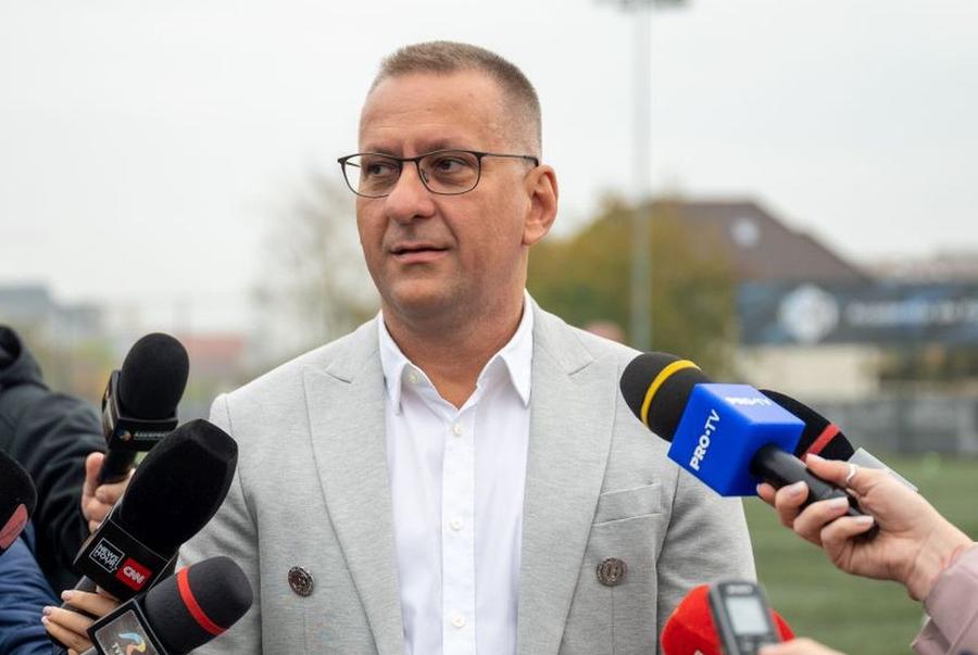 Răzvan Zăvăleanu Scandal intern la Dinamo! Zăvăleanu, deranjat de declarațiile lui Burcă și Nicolescu, încearcă o mediere cu cei de la Arcul de Triumf + Ce variante de stadion are Dinamo