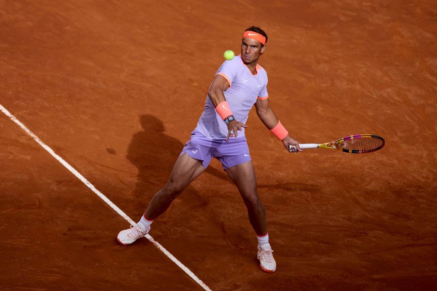 Rafael Nadal în acțiune la Madrid Foto: Imago Răspuns onest, aproape brutal, al lui Nadal: „Nici nu mă preocupă!” » Declarație emoționantă: „Ar fi ideal pentru familie, dar probabil nu o voi putea face”