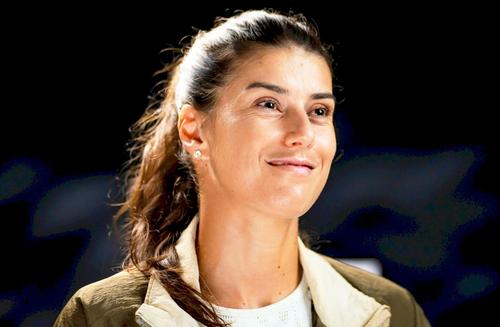 Sorana Cîrstea (34 de ani, #30 WTA) a învins-o pe filipineza Alexandra Eala (18 ani, #170 WTA), scor 6-3, 6-7(6), 6-4, și s-a calificat în șaisprezecimile de finală ale turneului de la Madrid.