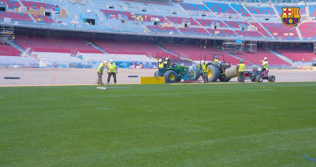 Lucrările de reconstrucție ale Spotify Camp Nou au ajuns în faza de montat gazonul