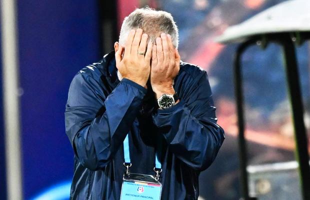 Basarab Panduru, revoltat după CFR Cluj - Farul: „Faceți ceva! Vă bateți joc de competiție”