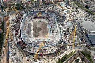 Barcelona a montat gazonul și lansează „Sky Tour” » Cât costă să survolezi Camp Nou din elicopter!