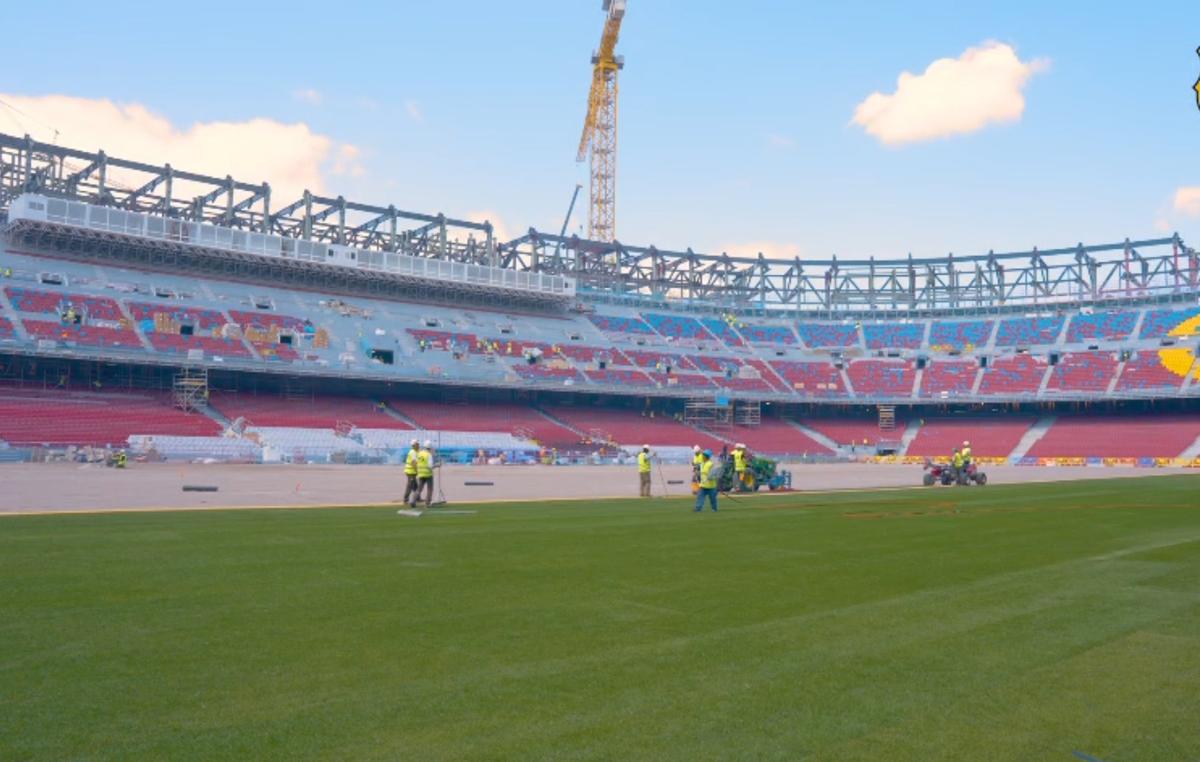 Lucrările de reconstrucție ale Spotify Camp Nou au ajuns în faza de montat gazonul