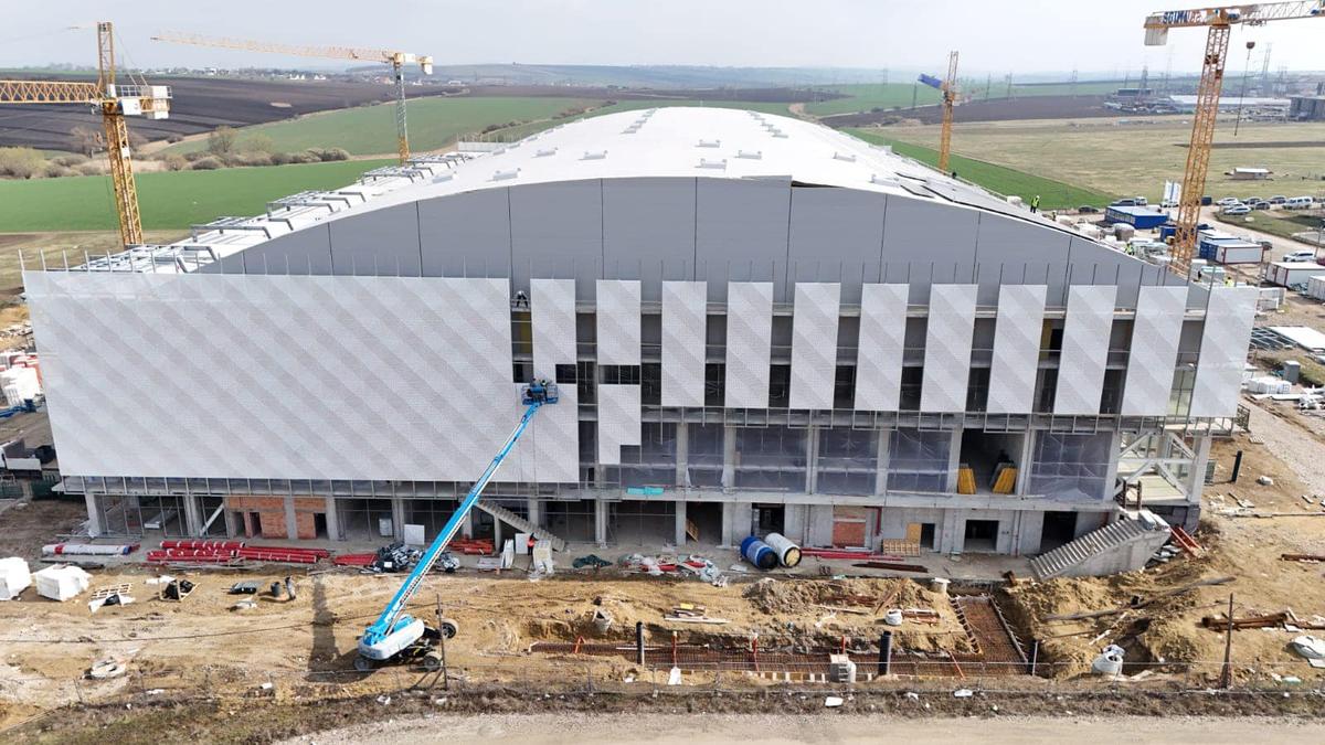 Bijuteria din nord-estul României prinde contur » Arena de 35.000.000 de euro va fi gata în septembrie