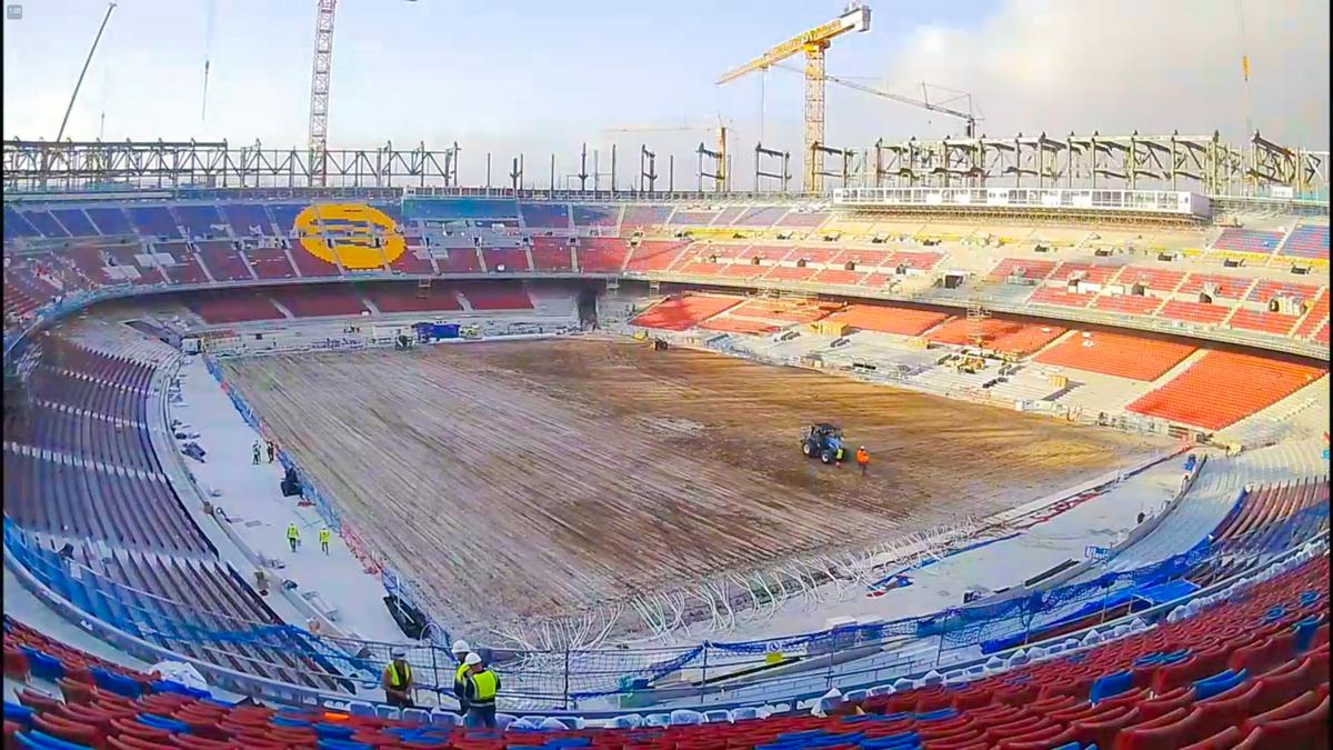 Lucrările de reconstrucție ale Spotify Camp Nou au ajuns în faza de montat gazonul