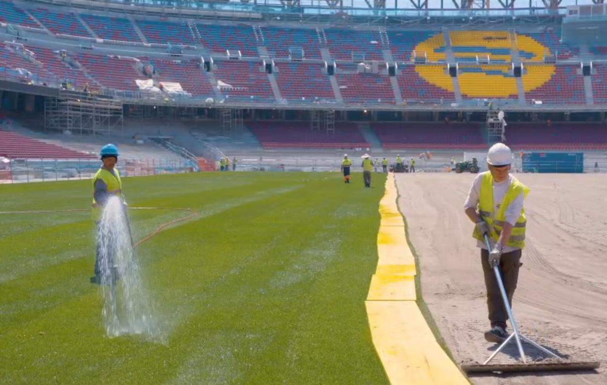 Lucrările de reconstrucție ale Spotify Camp Nou au ajuns în faza de montat gazonul