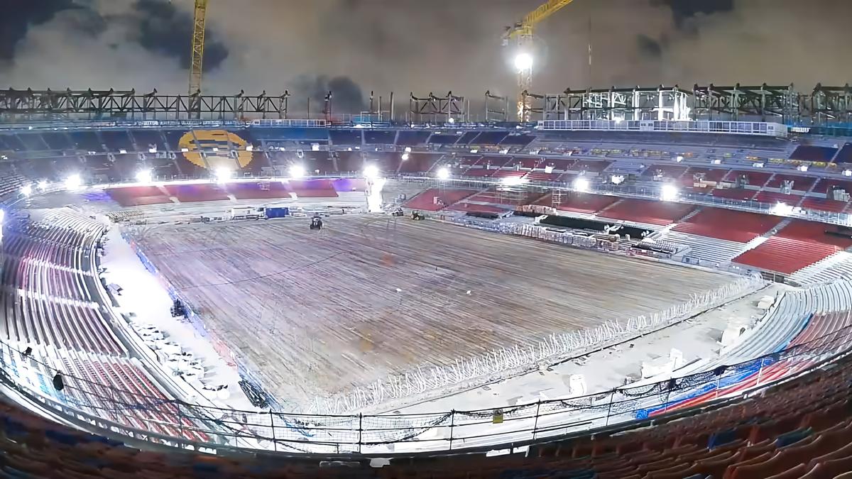 Lucrările de reconstrucție ale Spotify Camp Nou au ajuns în faza de montat gazonul