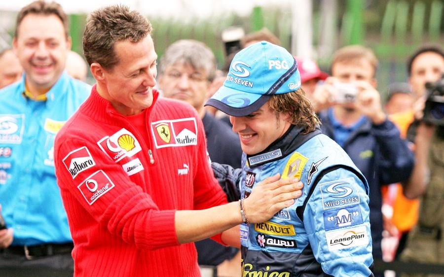 Michael Schumacher și Fernando Alonso în 2005, foto: Imago Fernando Alonso mizează pe Max Verstappen în lupta pentru titlu în Formula 1