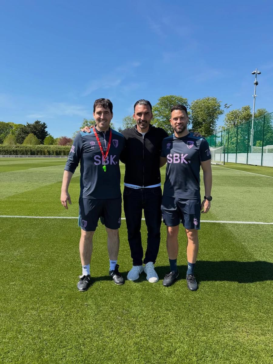 Elias Charalambous, vizită la baza lui Bournemouth / foto: instagram @elias_charalambous33 Elias Charalambous, în vizită la echipa din Premier League, la doar o zi de când Gigi Becali a spus că îl vrea înapoi la FCSB