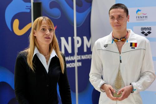 David Popovici, alături de Camelia Potec, președinta Federației Române de Natație și Pentatlon Modern/Foto: Andrei Furnigă (GSP.ro)