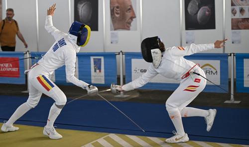 Emma Șonț (stânga), la CE U23 Cagliari 2026 / FOTO: European Fencing Confederation
