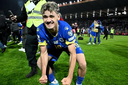Kerim Alajbegovic a intrat după pauză în meciul cu România din grupa de calificare la CM 2026, oferind assistul la golul de 3-1 marcat la Zenica de Bosnia-Herțegovina / Foto: GettyImages