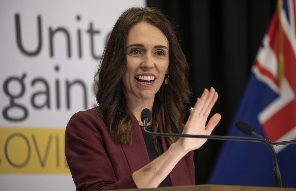 VIDEO Câtă stăpânire! Cum a reacționat Jacinda Ardern, premierul Noii Zeelande, surprinsă în direct de un cutremur puternic