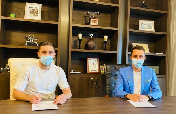 Transfer în pandemie! Reșița își face lot de promovare, iar pozele de prezentare se fac cu masca la gură