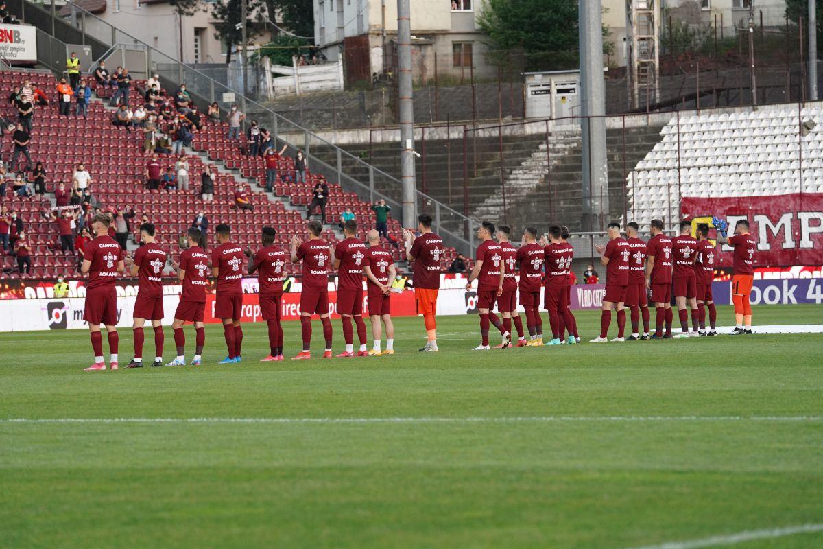 Moment special înainte de CFR Cluj - FCSB! Campionii au fost prezentați fanilor printre flăcări și fum: Edi Iordănescu, extrem de emoționat