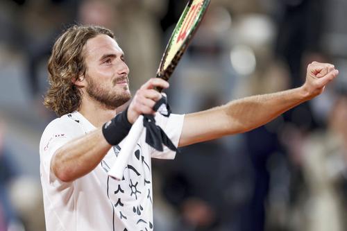 Stefanos Tsitsipas s-a calificat în turul 2 la Roland Garros // FOTO: Imago