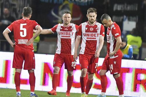 Cătălin Carp, al doilea de la dreapta la stânga // foto: Imago Images