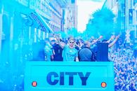 Manchester City, ținta glumelor după parada de celebrare a titlului » Comparația făcută cu AC Milan