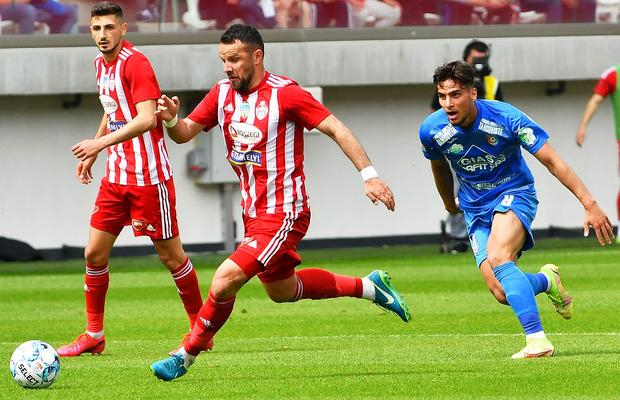 Primele două transferuri pregătite de Rapid în „era” Șucu: „Mai sunt 6 jucători pe listă”