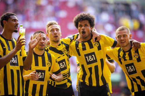 Sebastien Haller (primul din stânga), atacantul Borussiei Dortmund. 
Foto: Imago