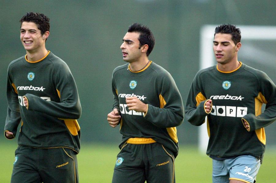 De la stânga la dreapta, în 2002, Cristiano Ronaldo, Carlos Martins și Ricardo Quaresma, la un antrenament al Sporting CP // foto: Imago Images Frații Becali, la un Porsche „distanță” de a semna cu Cristiano Ronaldo: „Am fi avut bani să cumpărăm Dinamo și FCSB!”