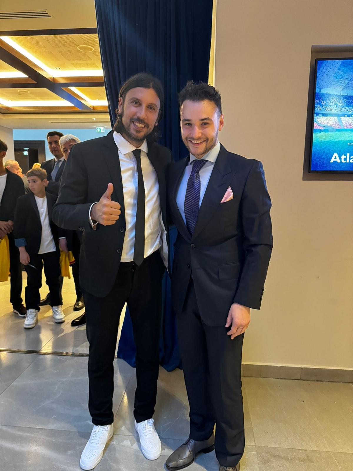 „Ai bani” » Cristi Borcea l-a impresionat pe Mourinho cu suma pe care a cheltuit-o la dineul Generației de Aur