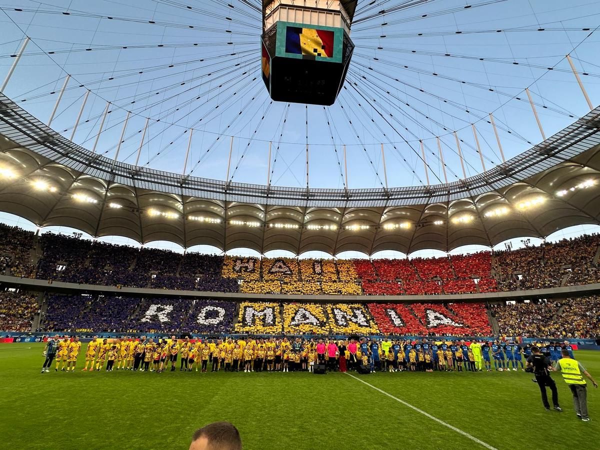 Atmosferă superbă la meciul de retragere al Generației de Aur