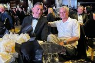 Licitație la dineu pentru echipamentele Generației de Aur » Cât a plătit Șucu pentru tricoul lui Mourinho + Hagi a stabilit recordul serii