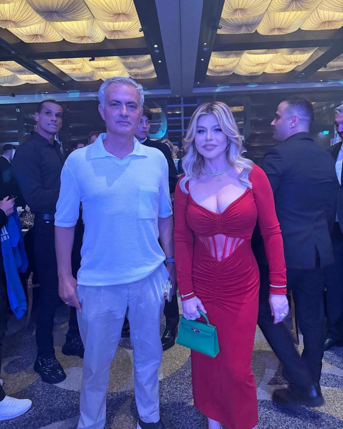 „Ai bani” » Cristi Borcea l-a impresionat pe Mourinho cu suma pe care a cheltuit-o la dineul Generației de Aur