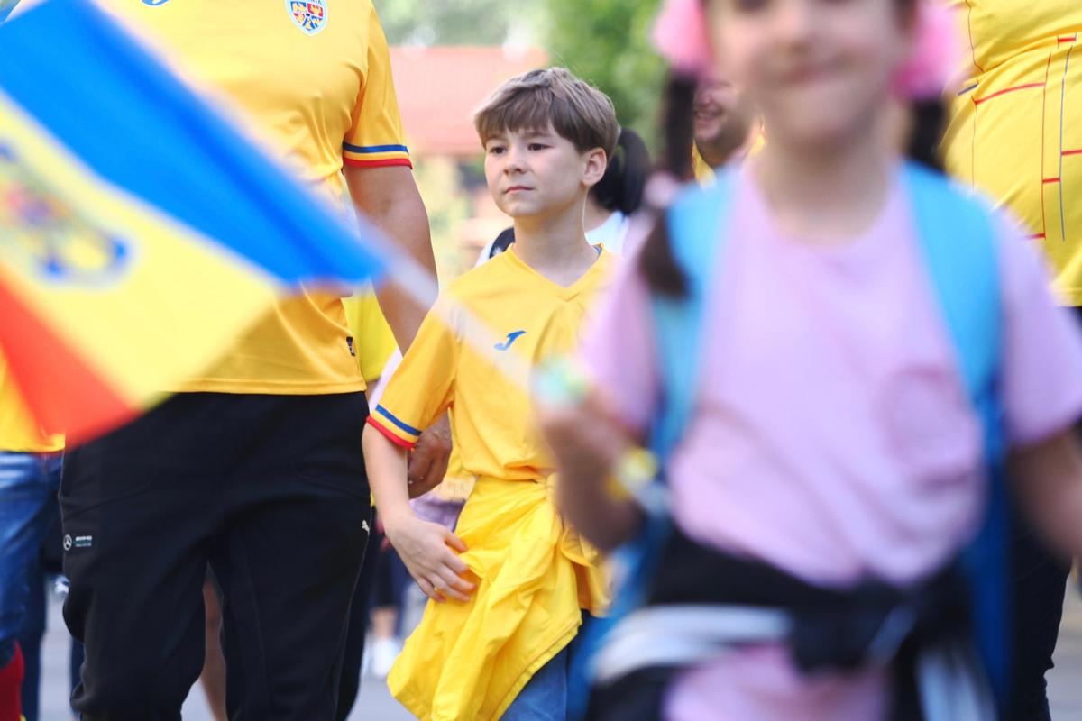 Imagini cu cozile formate dinaintea meciului Generația de Aur – Legendele Lumii