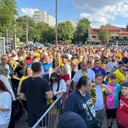 Imagini cu cozile formate dinaintea meciului Generația de Aur – Legendele Lumii