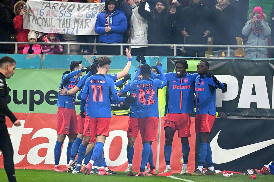 Jordan Gele sărbătorind golul cu Dinamo, singurul al lui pentru FCSB // foto: Imago Images Final de telenovelă! Jordan Gele a plecat de la FCSB: destinație neașteptată