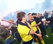 Imagini antologice: au cucerit titlul după 90 de ani, iar suporterii au invadat terenul