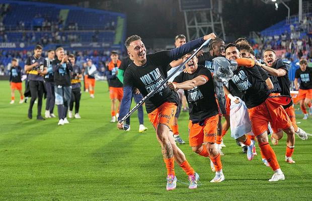 Acum 8 ani promitea că va readuce echipa în cupele europene. Ieri a înscris golul calificării în Europa League!