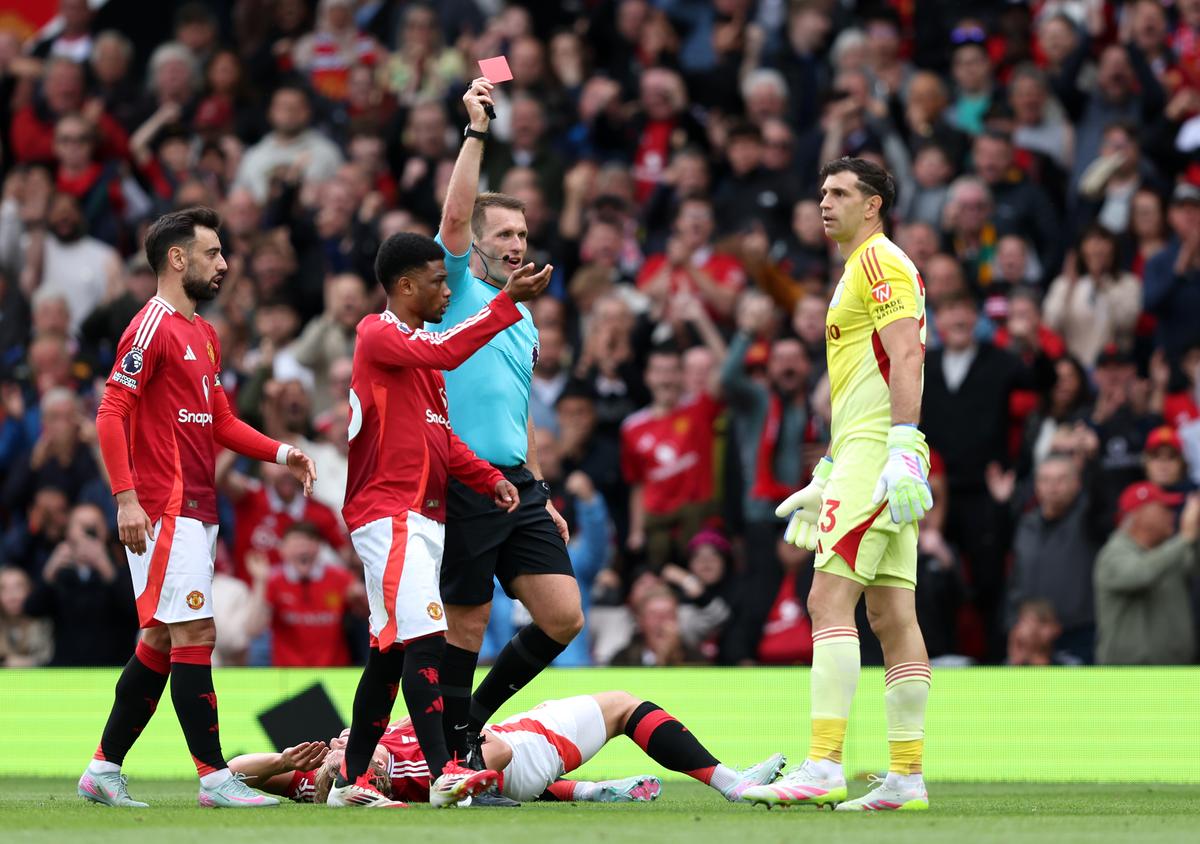 Emiliano Martinez, cartonaș roșu în Manchester United - Aston Villa