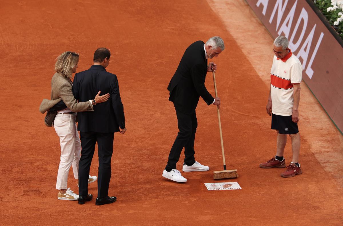 Rafael Nadal, omagiat la Roland Garros printr-o ceremonie emoționantă