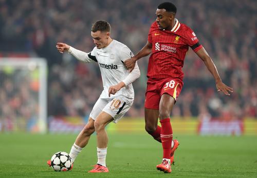 Florian Wirtz, evoluând pentru Leverkusen împotriva lui Liverpool, viitoarea sa echipă, în Liga Campionilor 2024 - 2025 // FOTO: Getty Images
