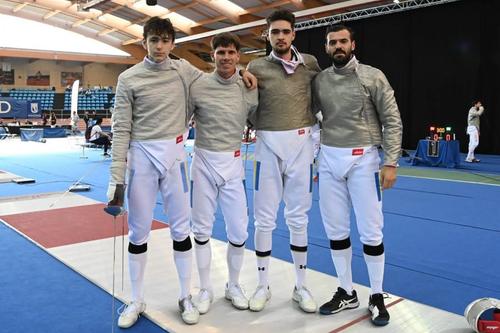 Vlad Covaliu, George Dragomir, Radu Nițu și Iulian Teodosiu, câștigători ai medaliei de bronz la etapa de Cupă Mondială de la Madrid 2025 Foto: Federația Internațională de Scrimă