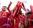Liverpool a primit trofeul de campioană în Premier League, foto: captură Digi Sport