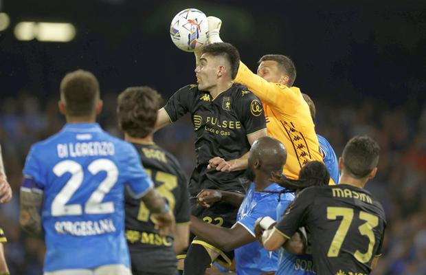 Profită de plecarea lui Șumudică! Și-a luat rămas-bun și revine la Rapid