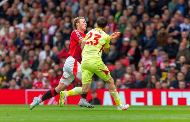 Gest inconștient! Excentricul Emiliano Martinez a văzut cartonașul ROȘU în meciul sezonului pentru Aston Villa: „Ridicol!”