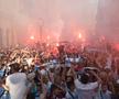 Nebunie! Fostul atacant de la Rapid a luat titlul ca antrenor, deși pornea cu a treia șansă! Trofeu adus cu elicopterul