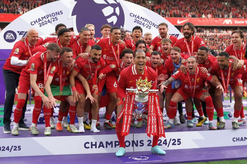 Liverpool a primit trofeul de campioană în Premier League, foto: Getty Images
