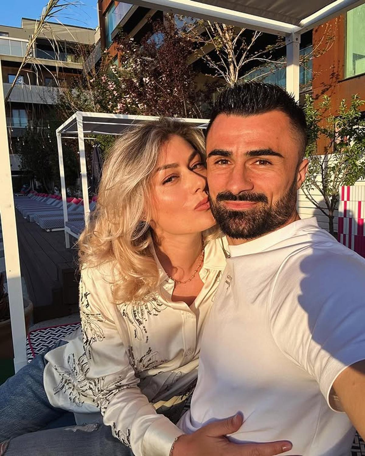 „Ce să căutăm în Dubai, când nu am văzut Iașiul?” » E măritată cu fotbalistul din Superliga care câștigă sute de mii de euro pe an, dar surprinde