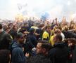 Imagini antologice: au cucerit titlul după 90 de ani, iar suporterii au invadat terenul